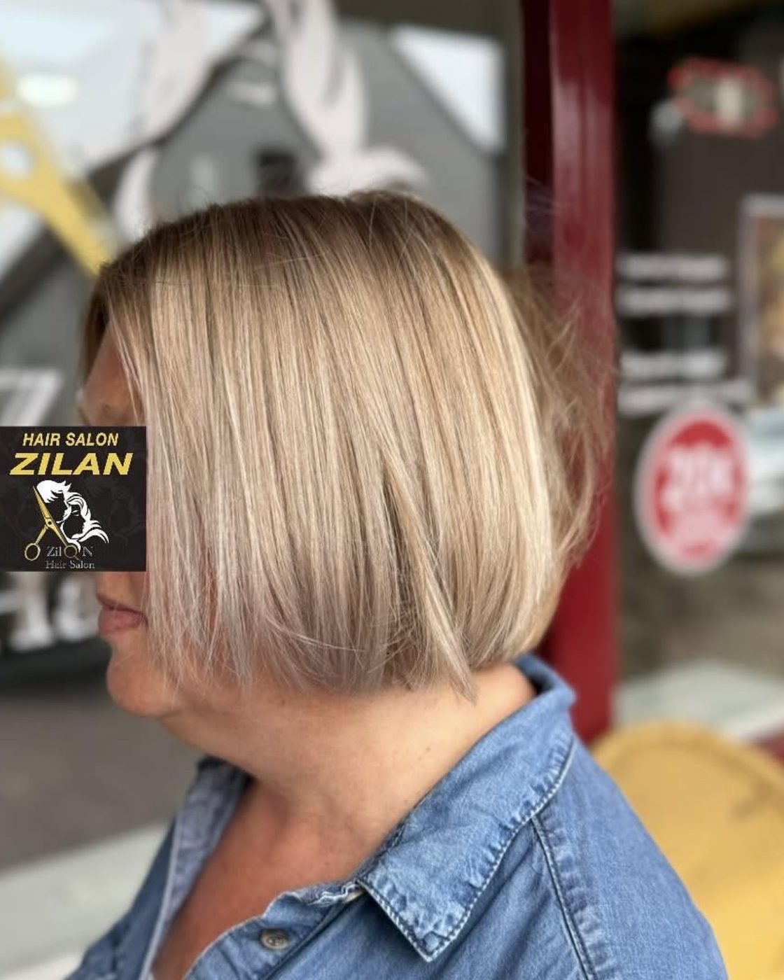 Strakke asblonde bob